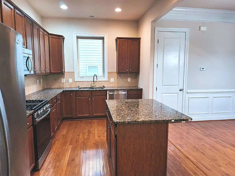 20792 Exchange St — Photo 13