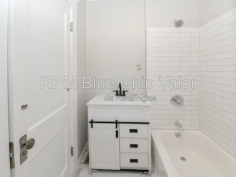 5214 Warren Ave #1 — Photo 14