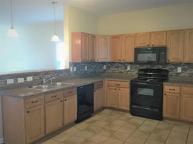 145 Collenton Ln — Photo 2