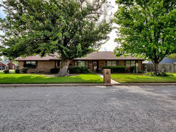 2009 Constitution Ave, Enid, OK 73703