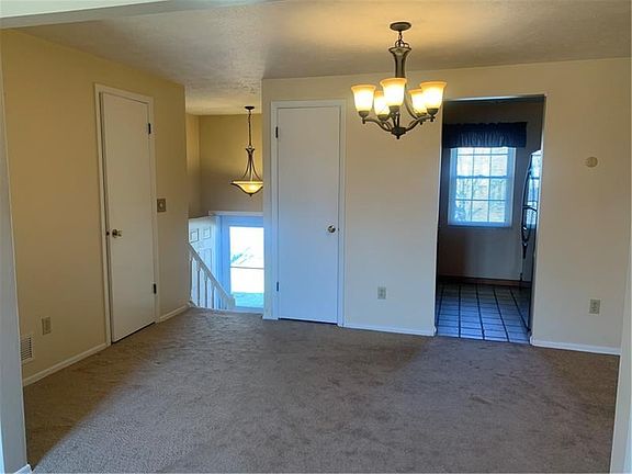 3rd image of 321 Bellford Ct