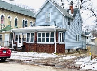 606 W 3rd St, Dixon, IL 61021