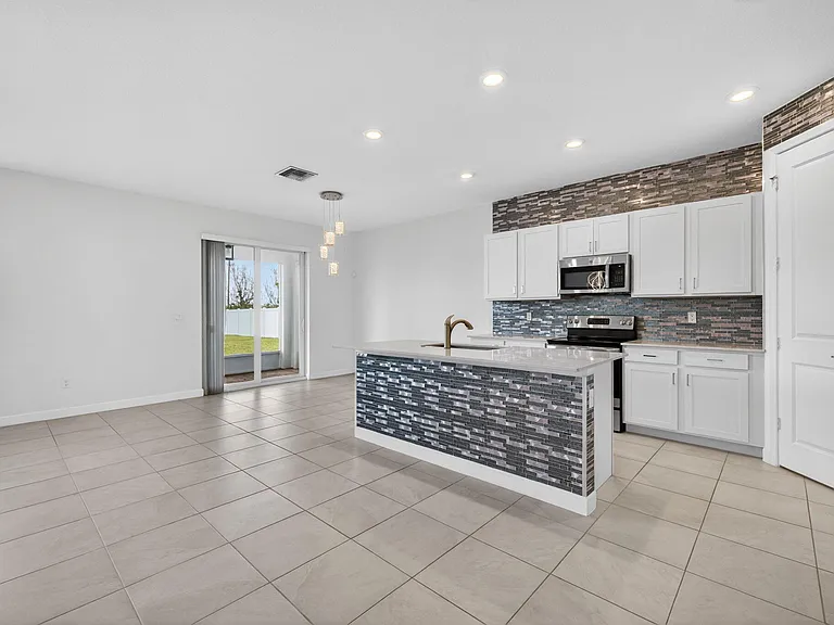 13275 NW Copper Creek Dr — Photo 9