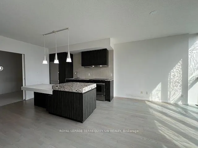 X2 Condominiums — Photo 4