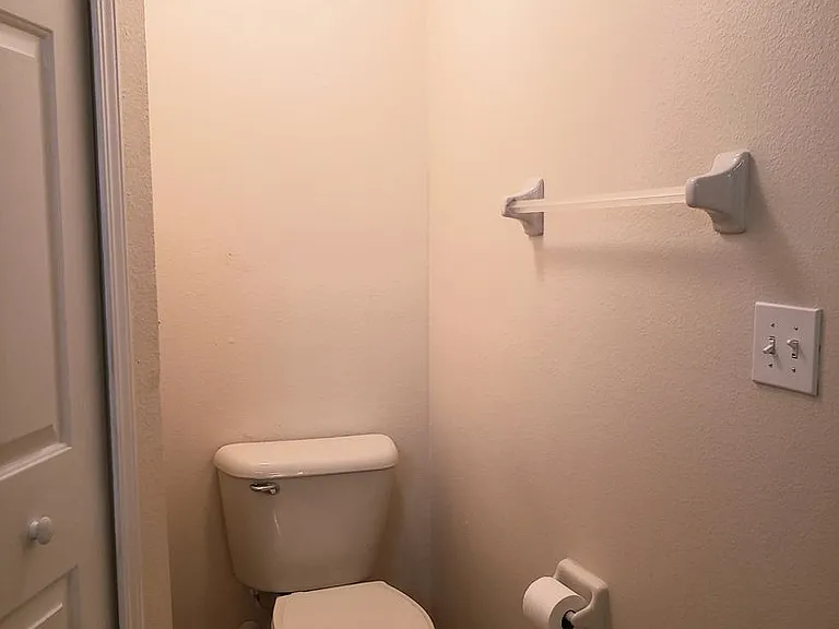 10310 Lakeside Vista Dr — Photo 9