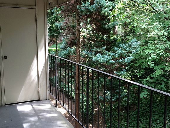 5th image of 12515 NE 117th Pl APT H6