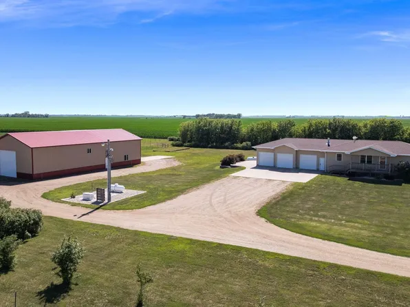 44453 262nd St, Canistota, SD 57012