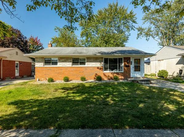 8231 Holly Dr, Canton, MI 48187