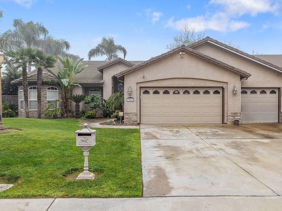 1st image of 3047 S La Mesa Court