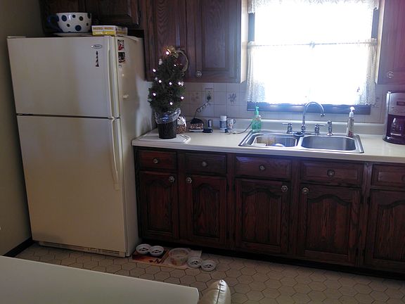 2nd image of 2209 Manor Dr