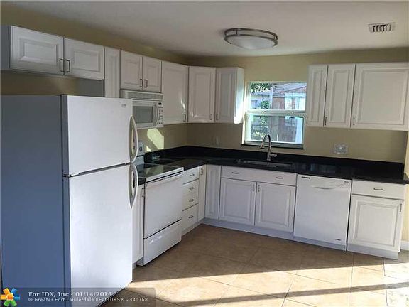 2nd image of 1542 NE 28th Ct