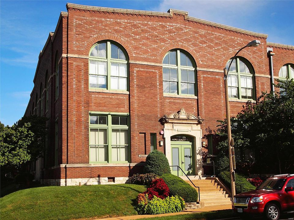 1st image of 4242 Laclede Ave APT 109