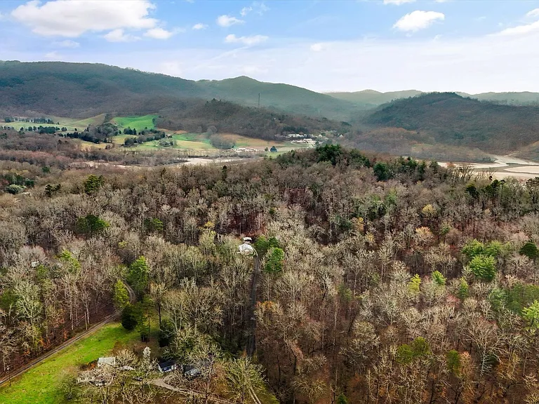 147 Little Emory Rd — Photo 37