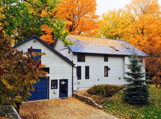 10704 Oviatt Rd #B, Honor, MI 49640