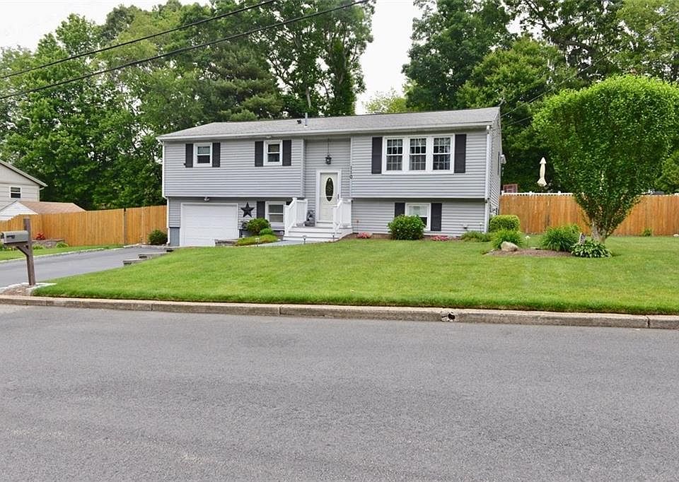 1st image of 110 Deerfield Dr