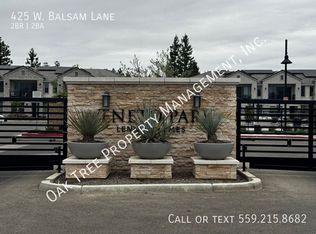 425 W Balsam Ln, Clovis, CA 93611