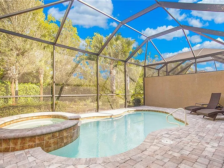7674 Jacaranda Ln — Photo 22