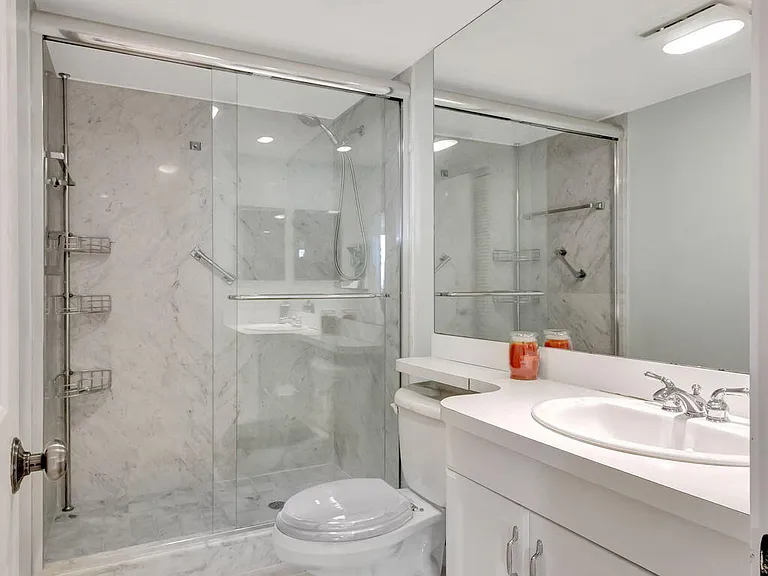 400 Beach Rd #804 — Photo 33