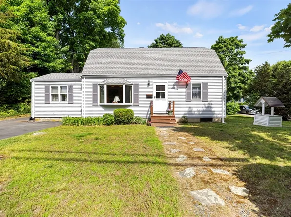 203 Centre St, Holbrook, MA 02343
