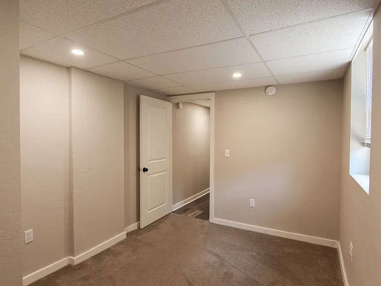 3848 Brownsville Rd — Photo 8