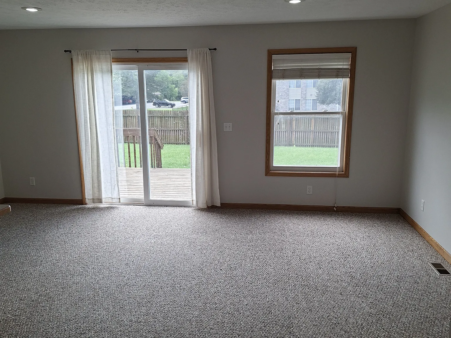 447 W South St — Photo 3