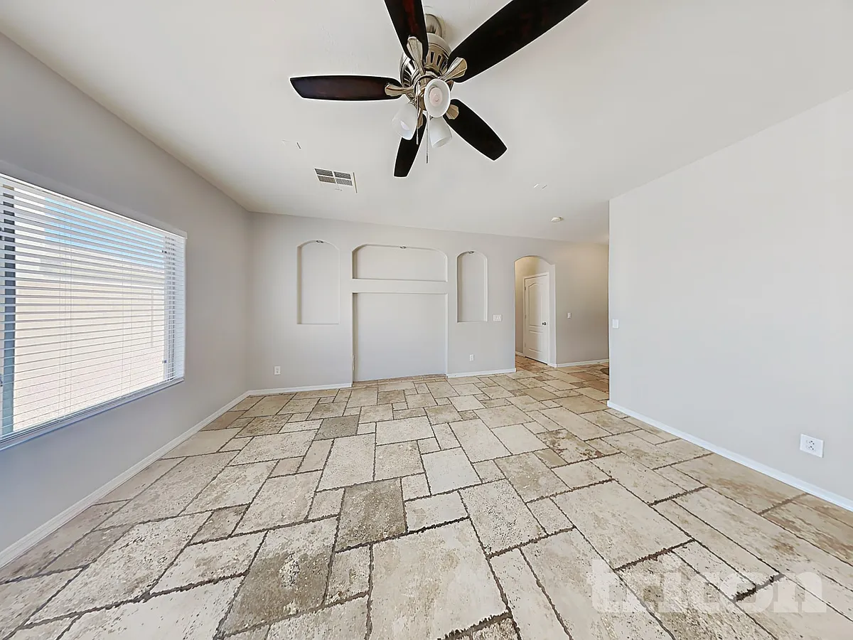 Building Photo - 504 W Beautiful Ln