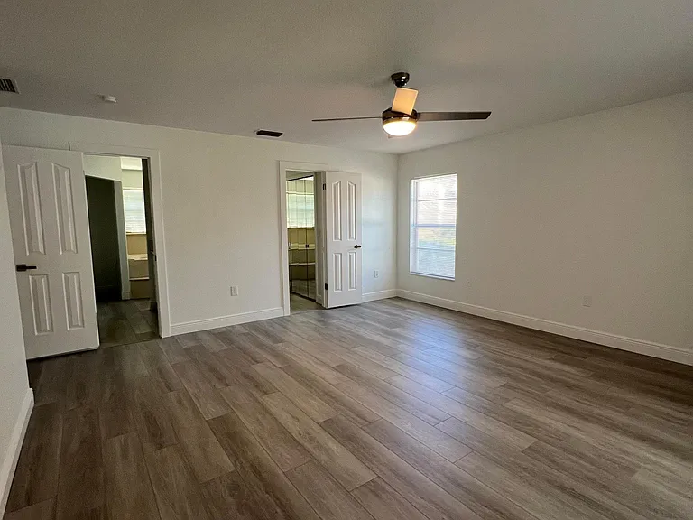 6553 Hidden Beach Cir — Photo 16