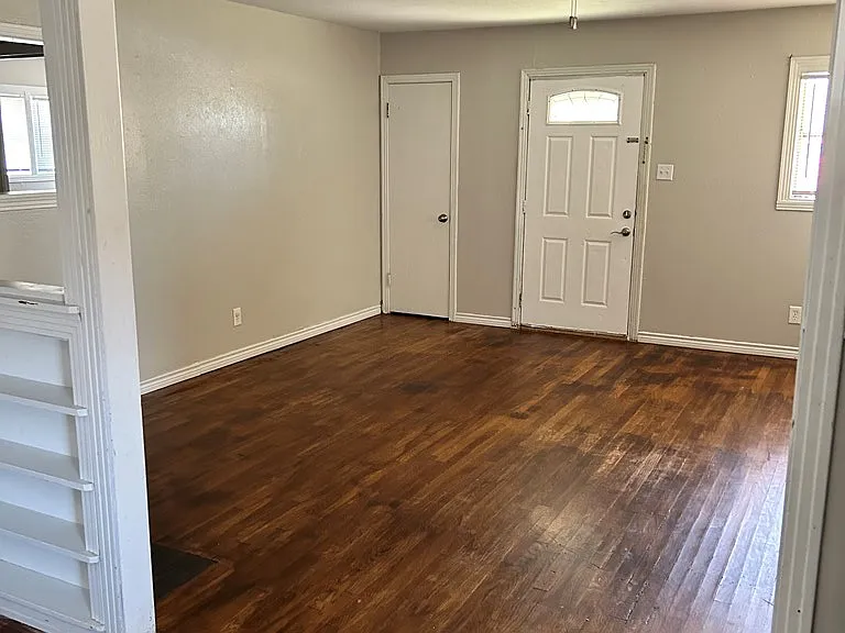 805 San Carlos St — Photo 3
