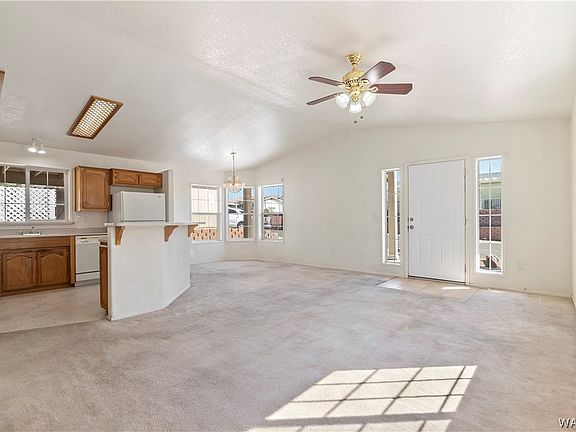 5th image of 2549 Hillcrest Park Drive