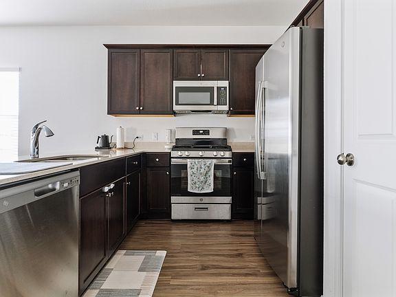 3rd image of 15501 Pewter Luster Cv