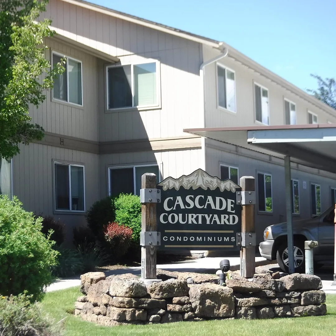 SE Bend 2 Bed/1 Bath Condo - Cascade Courtyard — Photo 1