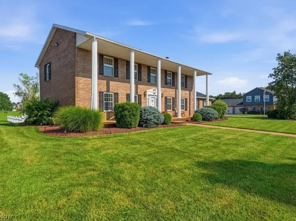 218 Dublin Dr, Mineral Wells, WV 26150