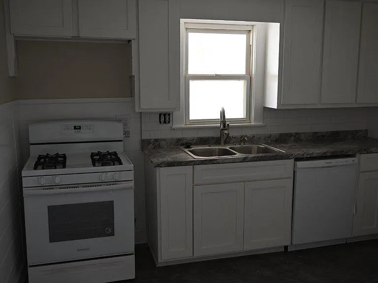 109 Harris St — Photo 4