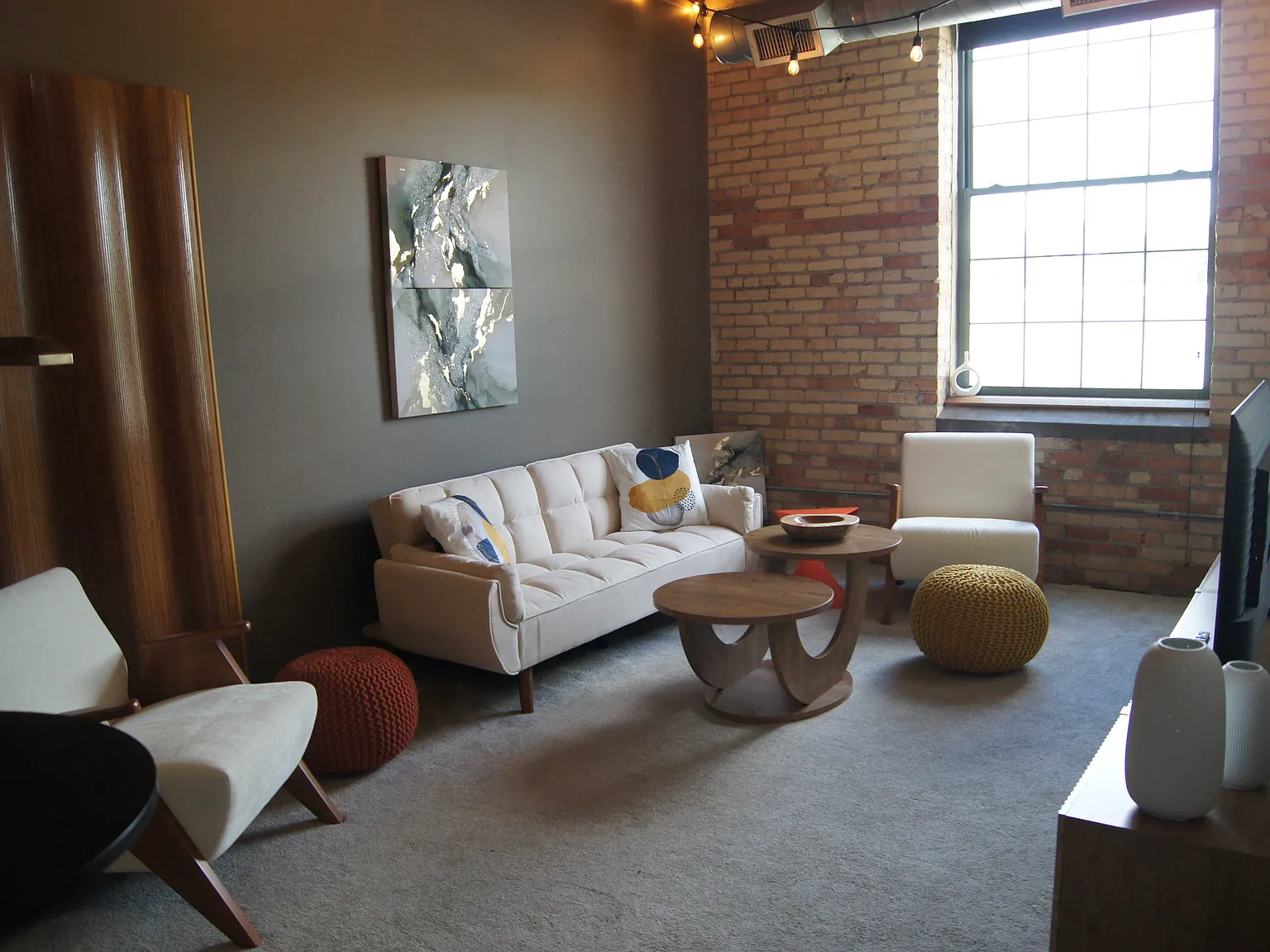 940 Monroe Ave NW — Photo 3