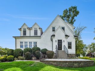 30 Groah Rd, East Hanover Twp., NJ 07936