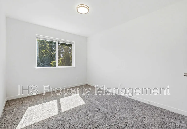 714 W 13th St #A — Photo 13