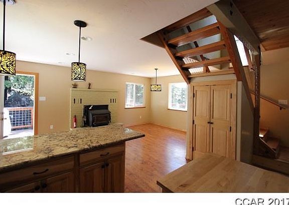 5th image of 176 Beatrice Dr