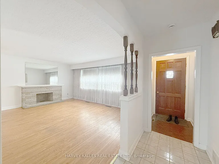 214 Dixon Rd — Photo 6