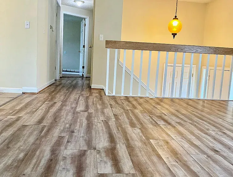 Upstairs living room and hallway