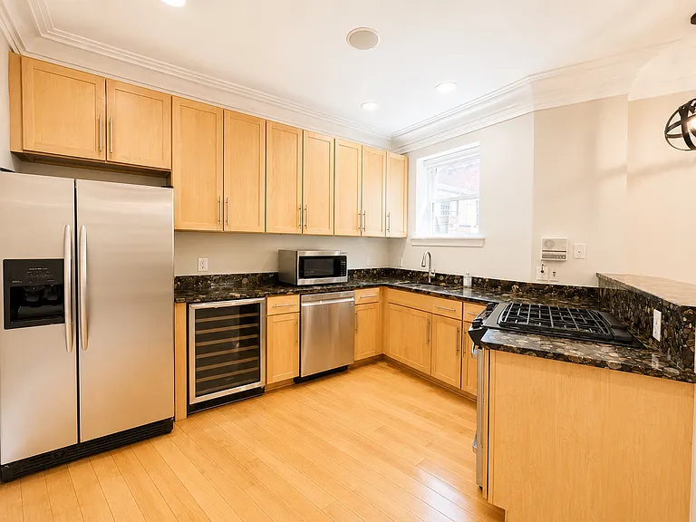 1837 11th St NW #1 — Photo 3
