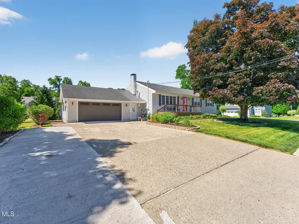 521 Russell Road, Albany, NY 12203