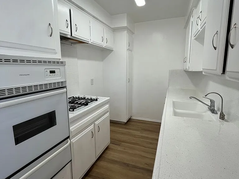 524 E Cedar Ave — Photo 13