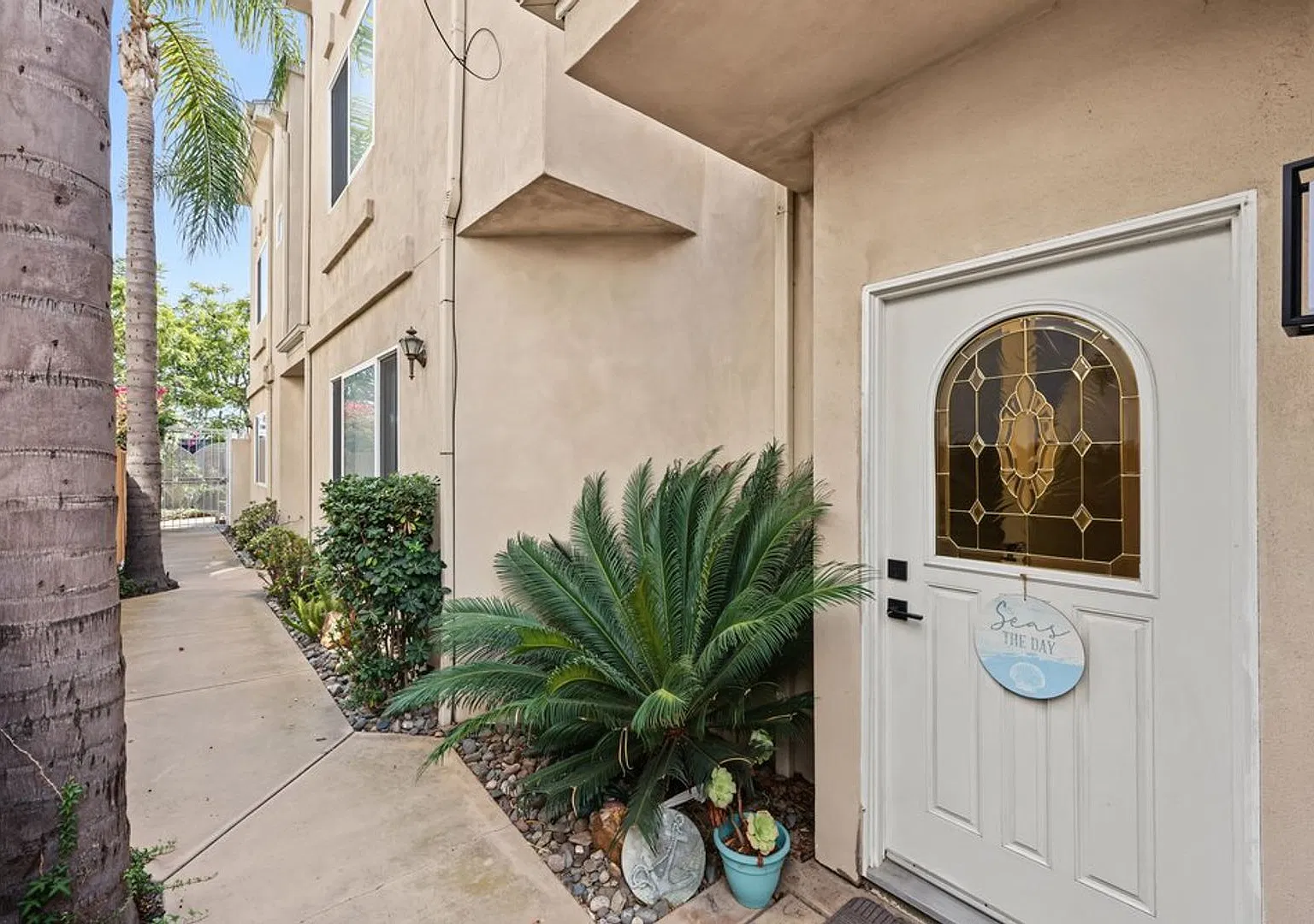 2 bed, 2.0 bath, $5,000 — Photo 3
