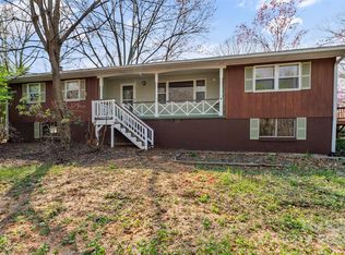 70 Queen Rd, Candler, NC 28715