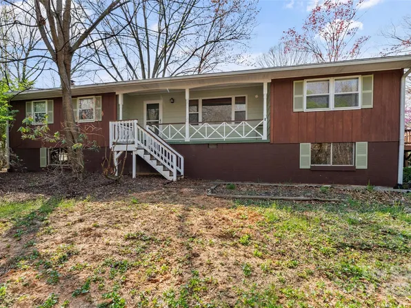 70 Queen Rd, Candler, NC 28715