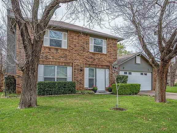 3rd image of 2607 Jenny Ln