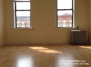3228 48th St APT 3L, Astoria, NY 11103