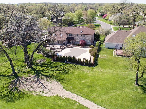 3rd image of 8805 Carlisle Ct