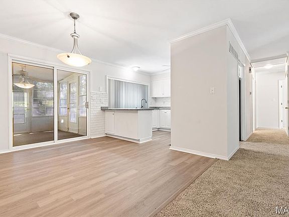 5th image of 738 Village Wood Ct