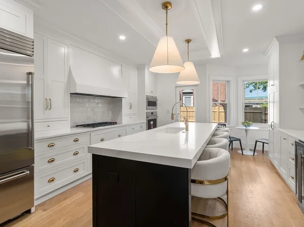 43 Mount Vernon St, Boston, MA 02129
